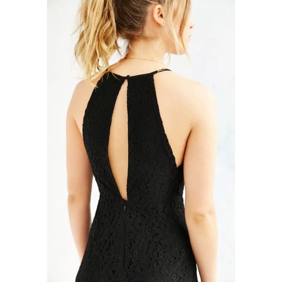 URBAN OUTFITTERS Kimchi Blue Black Scallop Lace Surplice Bodycon Dress sz 6 NEW - Picture 3 of 14